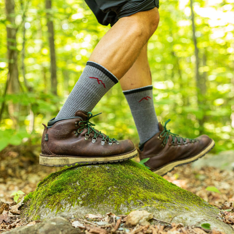 Darn Tough Hiker Coolmax Micro Crew Midweight - with Cushion - Image 2